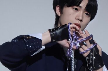 彫刻なのよ。全てが。
そしてどうにかしてこの紐になりたi…
#木全翔也
#kimatasyoya #jo1…