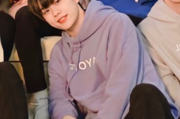 この少年感可愛すぎません！？！？
パーカー似合いすぎるし、欲しすぎる、、、
#木全翔也
#kimatasyoya #jo1…