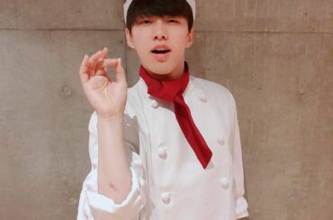 [PHOTO]  060320 With the chef costume in 『無限 大 (INFINITY)』 Practice Video Costum…