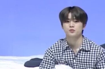 ﾍﾟﾛｯ
ﾍﾟﾀﾍﾟﾀ…
ﾊﾟﾁﾊﾟﾁｯ
ﾌｧｻｯ
#木全翔也
#kimatasyoya #jo1…