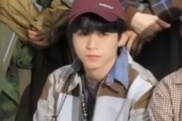 素朴な顔してる。。。
そのキュルキュルのおめめと
ってしてる口
どうにかして、可愛すぎる。。
#木全翔也 #kimatasyoya #jo1…