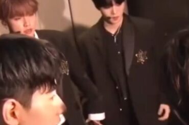 尊すぎて地球壊せそう。
迎えに行ってからの〜
おててぎゅ。
#木全翔也
#kimatasyoya #jo1…