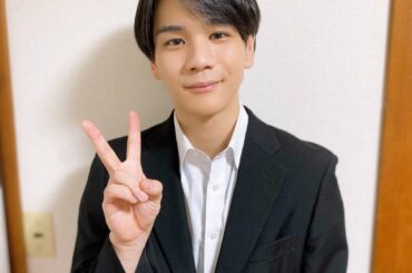 [#豆原一成]
半径1メートルの君〜上を向いて歩こう〜
が公開されました！
8本のオムニバス映画なので
盛り沢山な内容になっていると思います！
僕の初めての映画