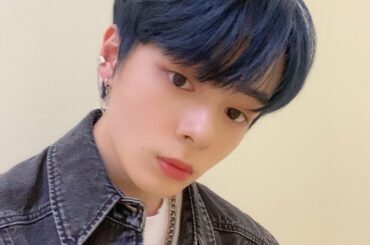 [#鶴房汐恩]
おはこんこんおや。
JO1の鶴房汐恩です。  今日は空気を食べました。美味しかったです。  デザートに太陽と椅子、そしてサブでストローです。