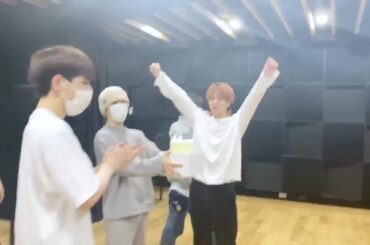 ━━━━
 #HAPPYSHOSEIDAY
　　  　 ━━━━  HAPPY BIRTHDAY!
 SHOSEI!!  #JO1 #OHI