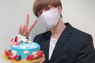 [#金城碧海]
JAMの皆さん沢山のお祝いありがとう！
皆さんと出逢ってから2年が経ち
僕も21歳になりました！！
JAMとそしてメンバーとともに
これから先も