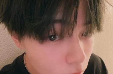 [#鶴房汐恩]
自撮り上手くなったかな？  今日も暑いから体調気をつけや  #JO1 #TSURUBOSHION