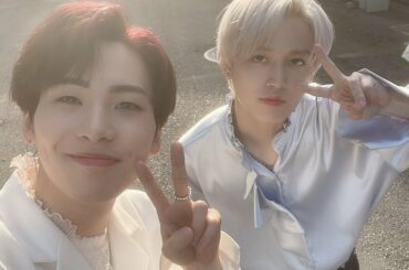 [#川尻蓮]
踊りながらにやにやしちゃう系王子様と写真撮ったよっ！  「REAL」のMVの最後、2人で踊ってるとこ、見てみて笑  #JO1 #KAWASHIRI