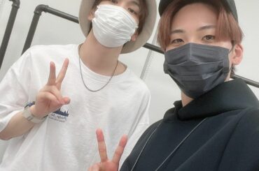 [#川尻蓮] Twitter
Halo Halo〜！  3時になったらインスタライブする！！
ご飯一緒に食べよーっ  #JO1 #KAWASHIRIREN
•
…