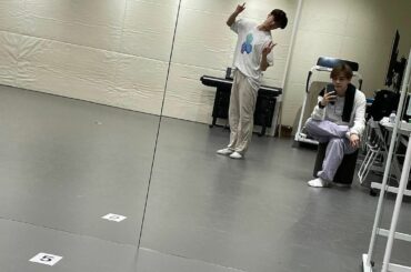 [#豆原一成]
練習場行ったら
じゅんきくんおったさすがっす  #JO1 #STRANGER
#JO1 #MAMEHARAISSEI
•
•
 DON’T FO…