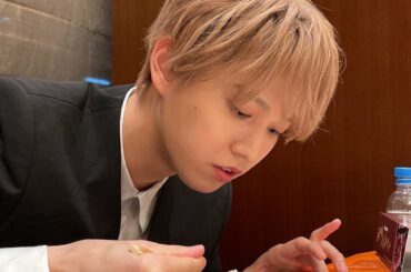 [#木全翔也]
るきくんお誕生日おめでとうございます！
初ライブと誕生日一緒の日っていう奇跡なかなかないと思うのでめちゃめちゃいい一日にしましょう！  ちなみに