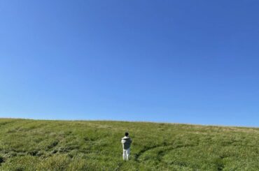 [#鶴房汐恩]
純喜くんはうるさいのでこれくらい離れてて欲しいです。
以上、純喜くんを舐め切った（大好き）鶴房だよ。良い年にしな24歳  #HAPPYJUNKI