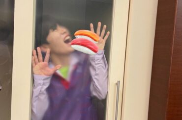 [#川尻蓮]
しょうやおたんじょうびおめでとう！
えび、炙ろうね  #HAPPYSYOYADAY 
#JO1 #KAWASHIRIREN