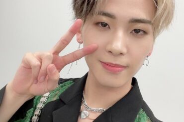 [#川尻蓮]
今日も一日ありがとうございましたです！  初めて共演させてもらった、
大好きなMOROHAさんに
Tシャツまでいただけました！！！
うれしい！！！