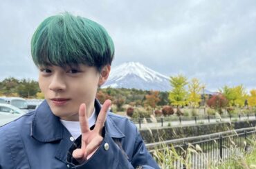 [#鶴房汐恩] 
どうも富士山と鶴です。
縁起良さそうですね。  ちなみに普通に撮ってますが、
めちゃめちゃ寒かったです。  #JO1 #TSURUBOSHIO