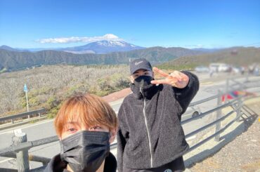 [#與那城奨] 
れん！誕生日おめでとう！！
さぁ！誕生日ということで！
今日ゲームするか  #HAPPYRENDAY 
#JO1 #YONASHIROSHO