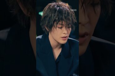 NCT 127 中本悠太とJO1 川西拓実がバッグの中身を披露💼 ✨お気に入りのお財布を紹介。 #インザバッグ #inthebag #voguejapan