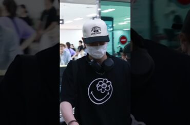 JO1、カメラを眺めながらおいしいジュース自慢 #shorts