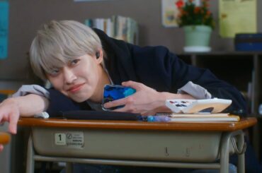 JO1白岩瑠姫、学校の教室で久間田琳加と“秘密”のやりとり　遠くからお互いを見つめ合う“胸キュン”シーンが公開　映画『夜が明けたら、いちばんに君に会いにいく』本編特別映像