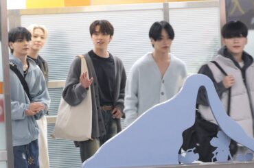 JO1大平祥生、川尻蓮、川西拓実、木全翔也、河野純喜、金城碧海、佐藤景瑚、白岩瑠姫、鶴房汐恩、豆原一成、與那城奨接機