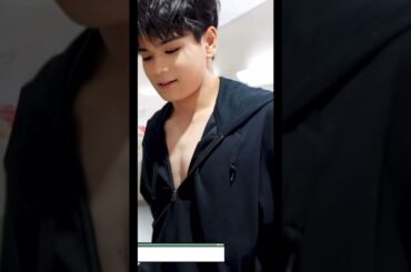 【#川尻蓮 #豆原一成 】蓮くん舌でさえ踊ってるように見える😂からの、豆がセクシー過ぎる😵‍💫 #jo1