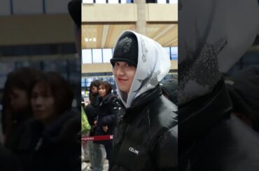 JO1 白岩瑠姫、韓国語の名前が書かれた紙を見せてくれる王子様 #shorts