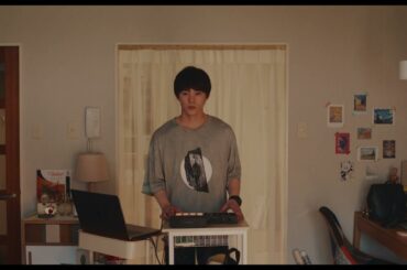 川西拓実×桜田日和、映画『バジーノイズ』主題歌の歌詞とシンクロする新規映像［In the Room edition］【2024年5月3日公開】