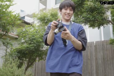 JO1川西拓実、写真を見せにくる笑顔が可愛い！自然体な姿を収めた撮影裏に注目 映画『バジーノイズ』メイキング映像公開