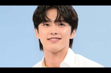 “隣の席”にJO1河野純喜！スマイルに上目遣いに…ファン「青春リアコ♡」「恋しちゃう！」『あの子の子ども』