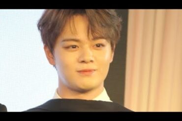 JO1鶴房汐恩、スーツを前後ろに着用　会見後に事務所が“異例”説明「相当気合が入っています」