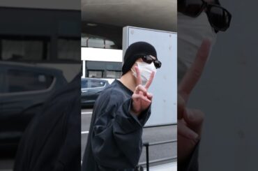 JO1 金城碧海、カメラを眺めながらポーズを取ってくれるsky~ #shorts