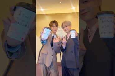 #JO1_ひらく Coffee Gift ☕️🎁 #JO1 #豆原一成 さん × #DXTEEN #福田歩汰 ありがとうございました🐶🐱 @JO1_official #富士山とコーヒーとしあわせの数式