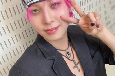 JO1 Weibo Update with Ren (251223) - #JO1SuperTopicBlindBoxSurpriseProject (Q&A translated in comments)