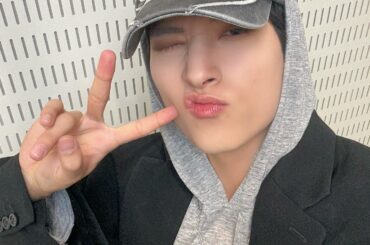 JO1 Weibo Update with Sukai (251225) - #JO1SuperTopicBlindBoxSurpriseProject (Q&A translated in comments)