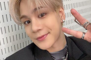 JO1 Weibo Update with Mame (251228) - #JO1SuperTopicBlindBoxSurpriseProject (Q&A translated in comments)