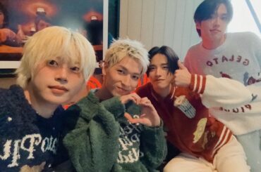 Syoya Twitter Update with JO1 (251205) - Apple Music radio Thanks 😍 Happy holiday!! 🎄