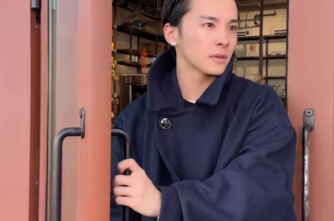 JO1 TikTok Reel with Takumi (251204) - Santa is coming...