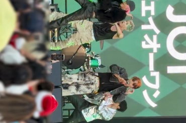 JO1 TikTok Update (251206) - Thank you #iHeartJingleBall LA🎄