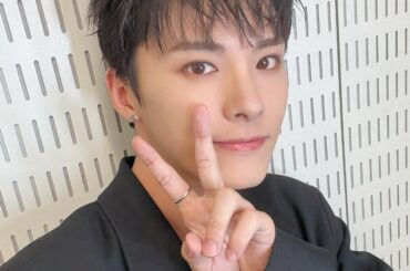 JO1 Weibo Update with Takumi (251224) - #JO1SuperTopicBlindBoxSurpriseProject (Q&A translated in comments)