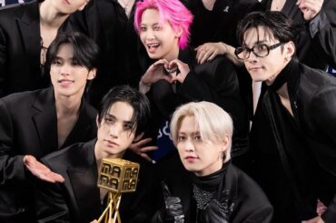 MAMA Awards Twitter Update with JO1 (251216) - UH-HEUNG 4-CUTS BEHIND 📸