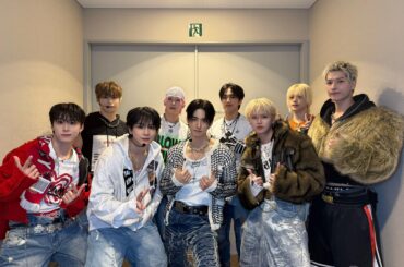 JO1 Twitter Update (251218) - 📸 "Handz In My Pocket" Showcase Tour - Osaka