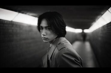 【感動】INI池崎理人、初ソロEP『DEEP BLUE HOURS』ついに配信！JO1河野純喜との奇跡のコラボが涙を誘う…夜に込められた本当の想いとは？