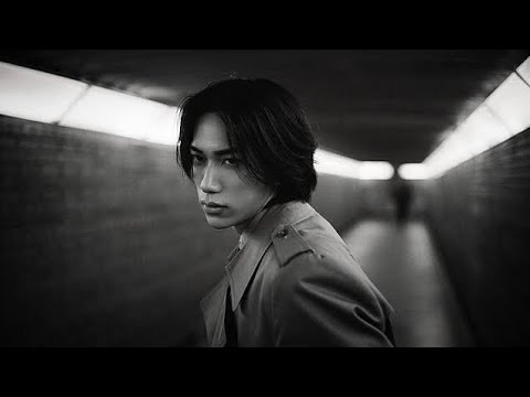 【感動】INI池崎理人、初ソロEP『DEEP BLUE HOURS』ついに配信！JO1河野純喜との奇跡のコラボが涙を誘う…夜に込められた本当の想いとは？