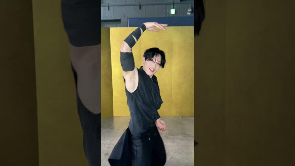 #JO1 | ‘WHATCHA DOIN’ #SHO 📸 by ?Guess who filmed this? #JO1_WHATCHADOIN #與那城奨