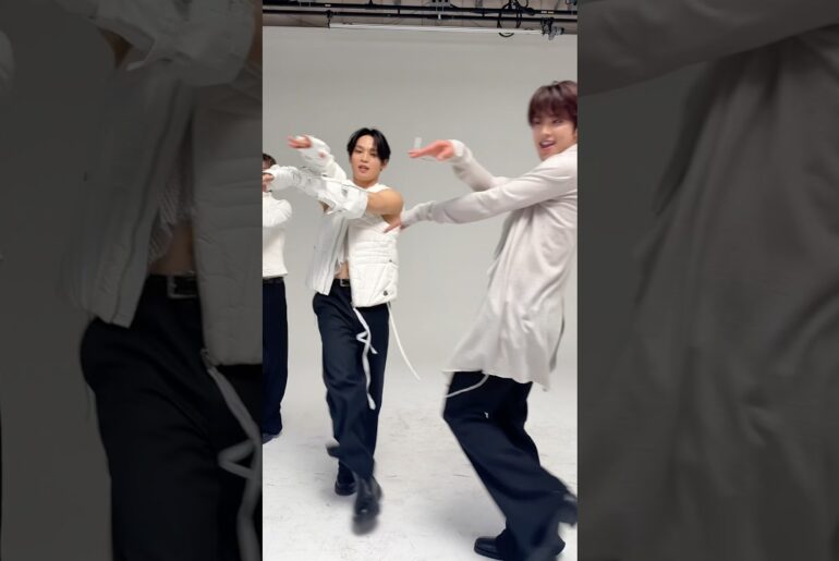 #JO1 | 'WHATCHA DOIN' Step by step 退勤ver. #JO1_WHATCHADOIN #shorts